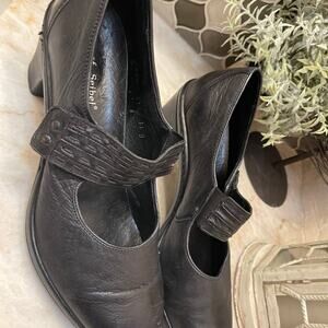 Josef Seibel Sz 41  (10-10.5) black leather comfort heels mary janes pumps